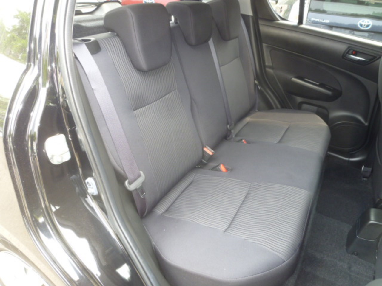 2012 SUZUKI SWIFT